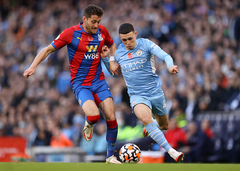 雷丁客场大破对手，取得双杀胜利